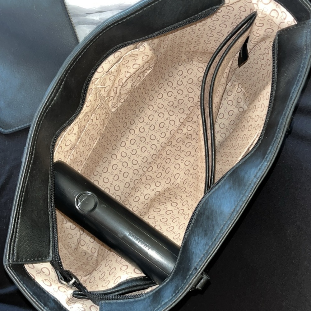 Guess Tote - Picture 7 of 7
